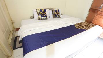 Basic Double Room | Free WiFi, bed sheets