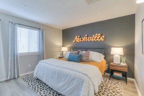 1 habitación, tabla de planchar con plancha, wifi y ropa de cama 