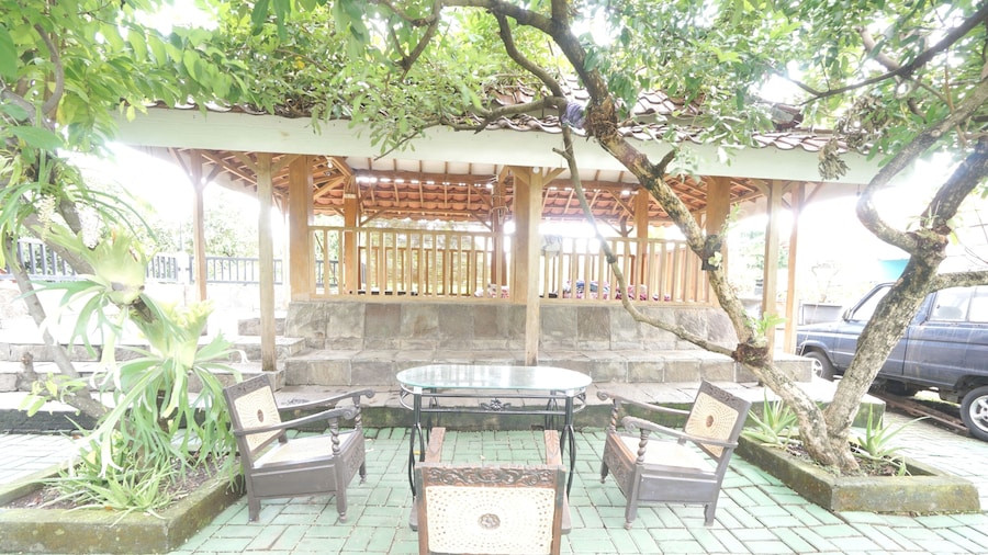 Hotel O Kencana Homestay Syariah Near Masjid AL-BAROKAH Kanyuran