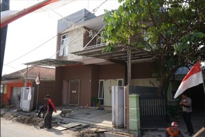 Exterior - SPOT ON 93611 Kost Pak Suyatno Syariah 2 (Ponorogo)