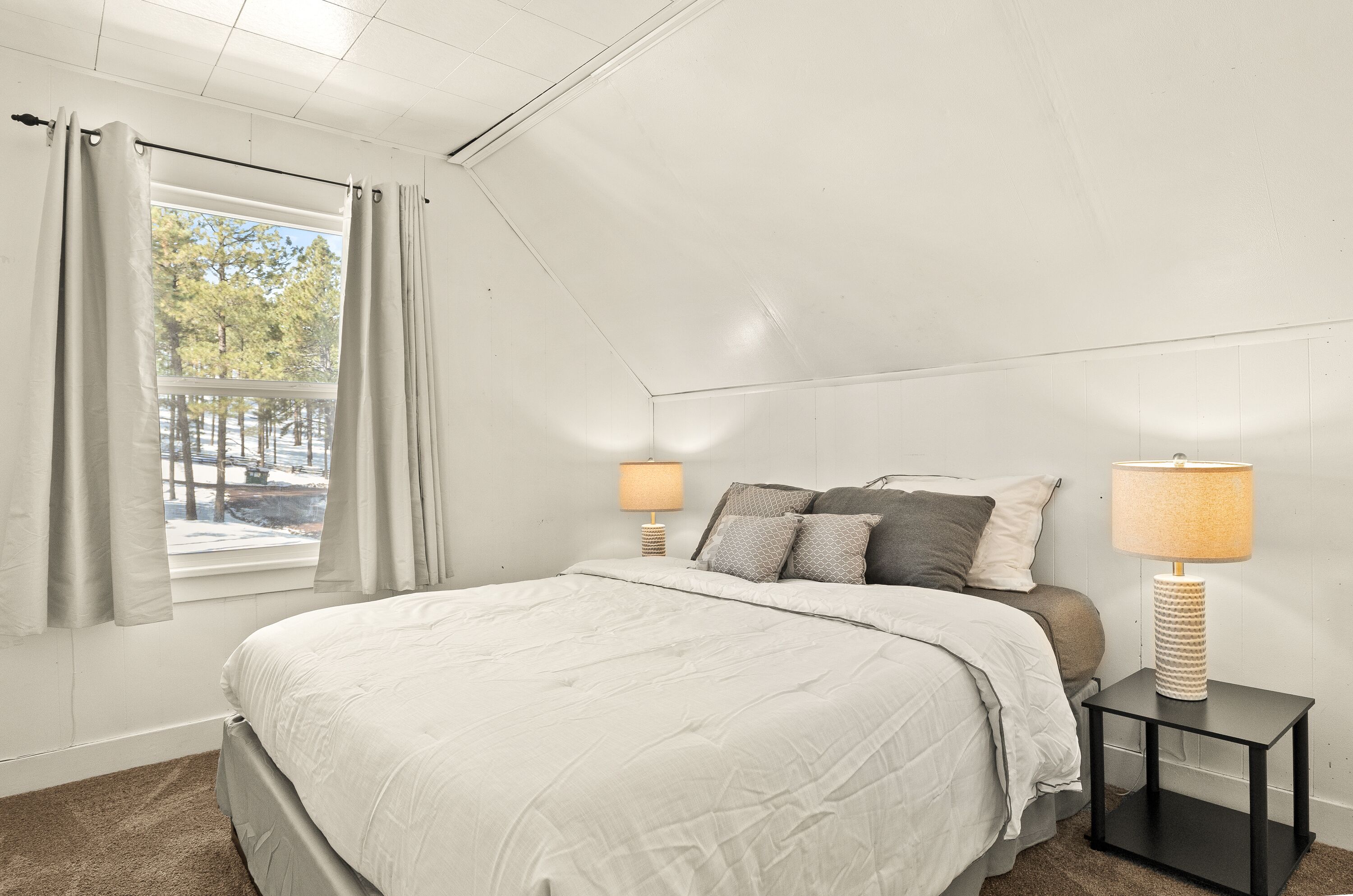 2 bedrooms, iron/ironing board, travel cot, free WiFi