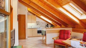 Réfrigérateur, four, plaque de cuisson, cafetiÚre/bouilloire