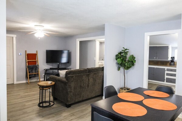 Interior - The Nest On Main - Near City Center (Klamath Falls)