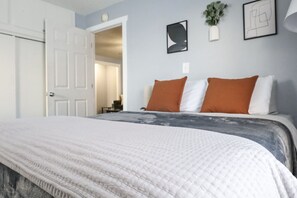 Iron/ironing board, free WiFi, bed sheets