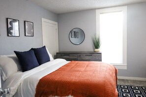 Iron/ironing board, free WiFi, bed sheets - The Nest On Main - Near City Center (Klamath Falls)