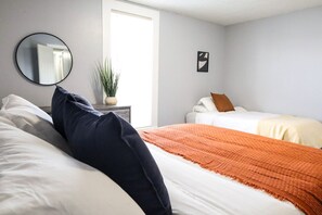 2 bedrooms, iron/ironing board, free WiFi, bed sheets