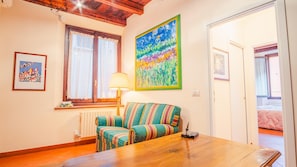 House | 1 bedroom