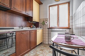 冰箱、烤箱、茶具/咖啡用具、厨具/餐具