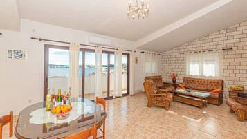 Departamento (Nadica - sea view - A4(4)) | Restaurantes