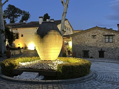 Masia Can Viver - Olive oil tourism B&B