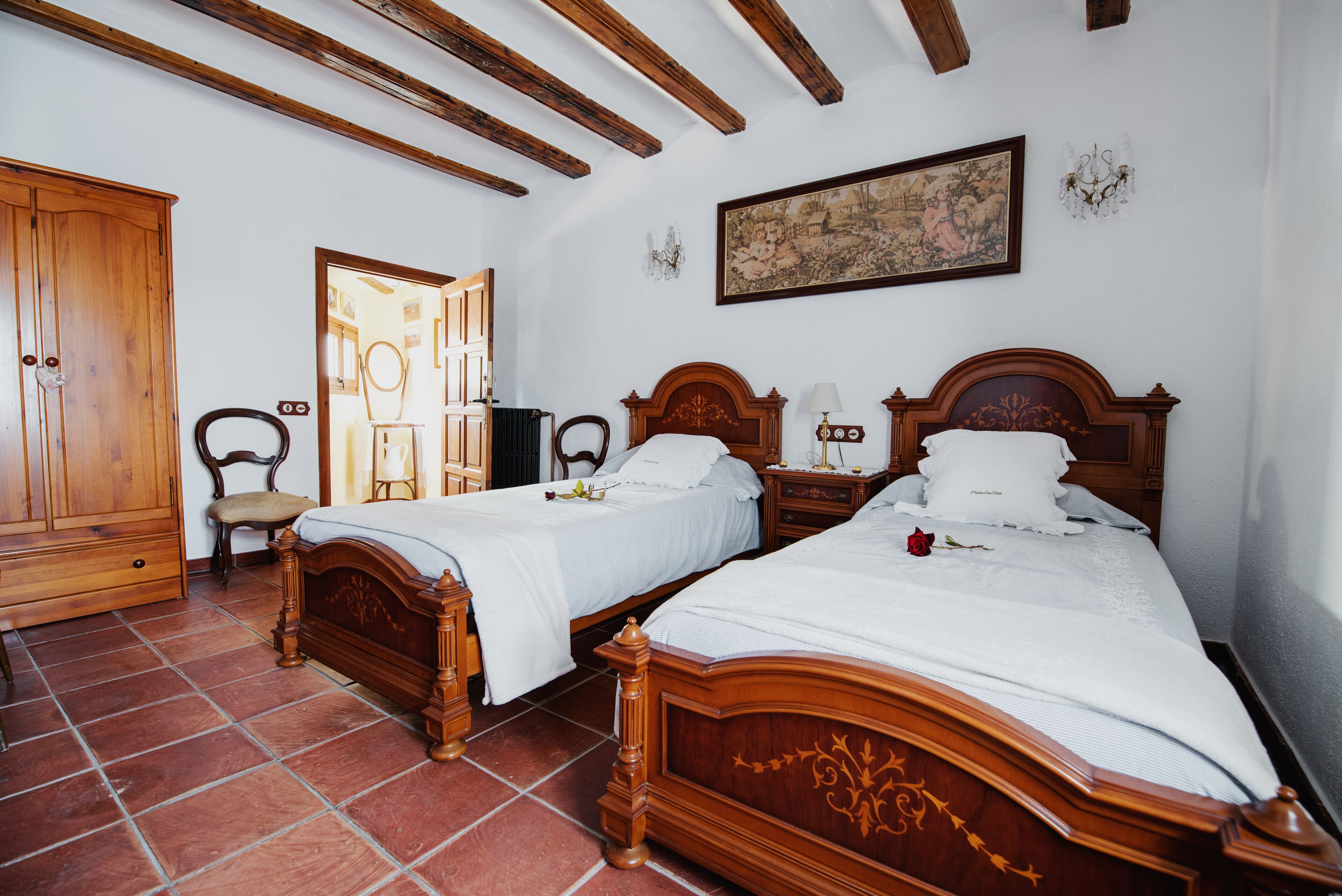 Photo - Masia Can Viver - Olive oil tourism B&B