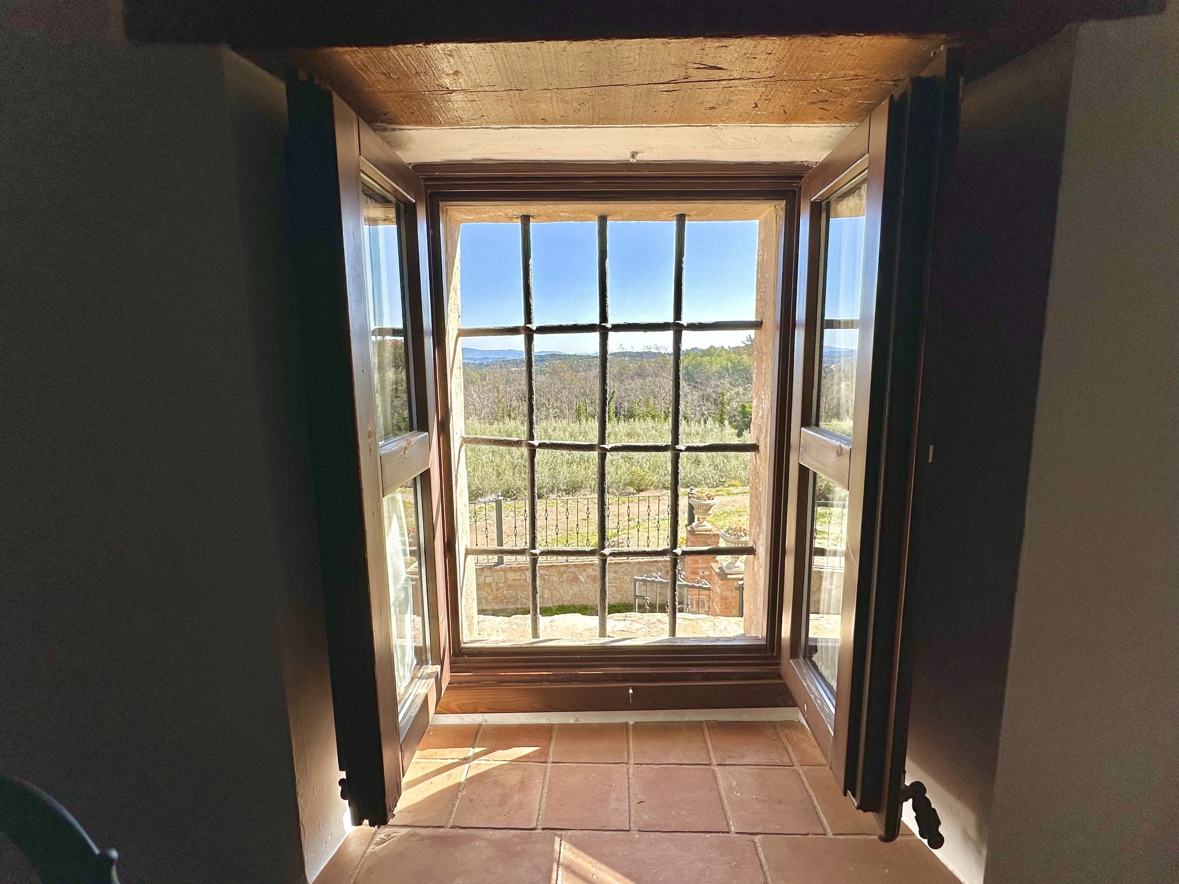 Photo - Masia Can Viver - Olive oil tourism B&B