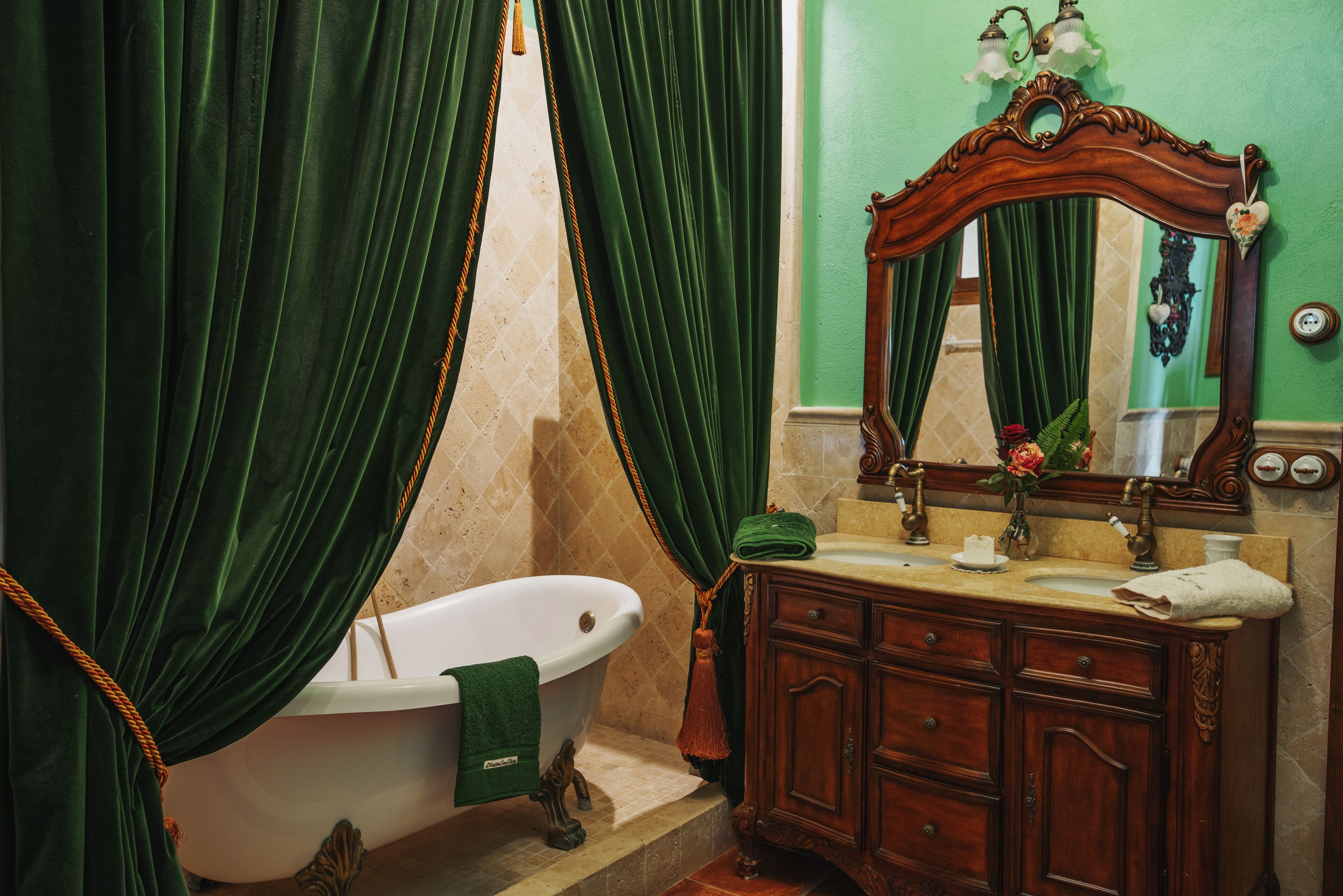 Photo - Masia Can Viver - Olive oil tourism B&B