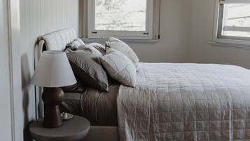 3 bedrooms, iron/ironing board, travel cot, free WiFi