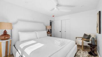 3 bedrooms, desk, iron/ironing board, travel crib
