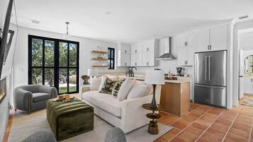 TV, fireplace, offices