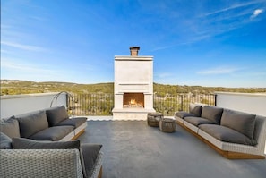 Terrace/patio - Villa 4 | 3BR | Firepit | Pool | Hot tub |Cornhole (Spicewood)