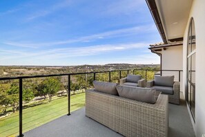 Property grounds - Villa 6 | 3BR | Pool | Hot tub | Firepit |Cornhole (Spicewood)