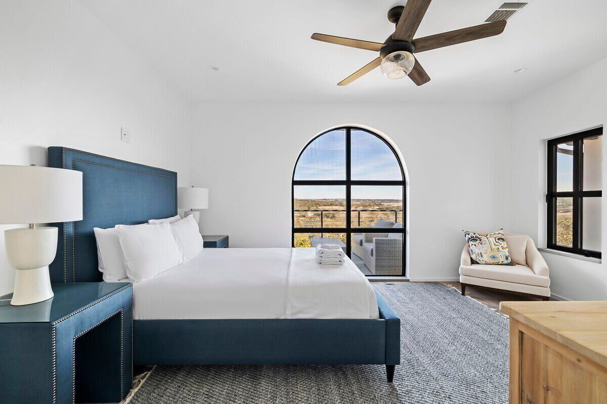 3 bedrooms, desk, iron/ironing board, WiFi