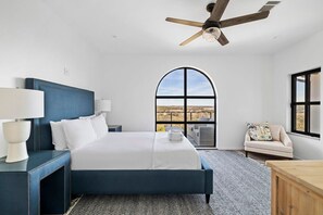3 bedrooms, desk, iron/ironing board, WiFi
