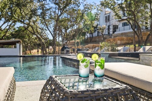 Villa 3 | 2BR | Firepit | Pool | Hot tub | Yoga