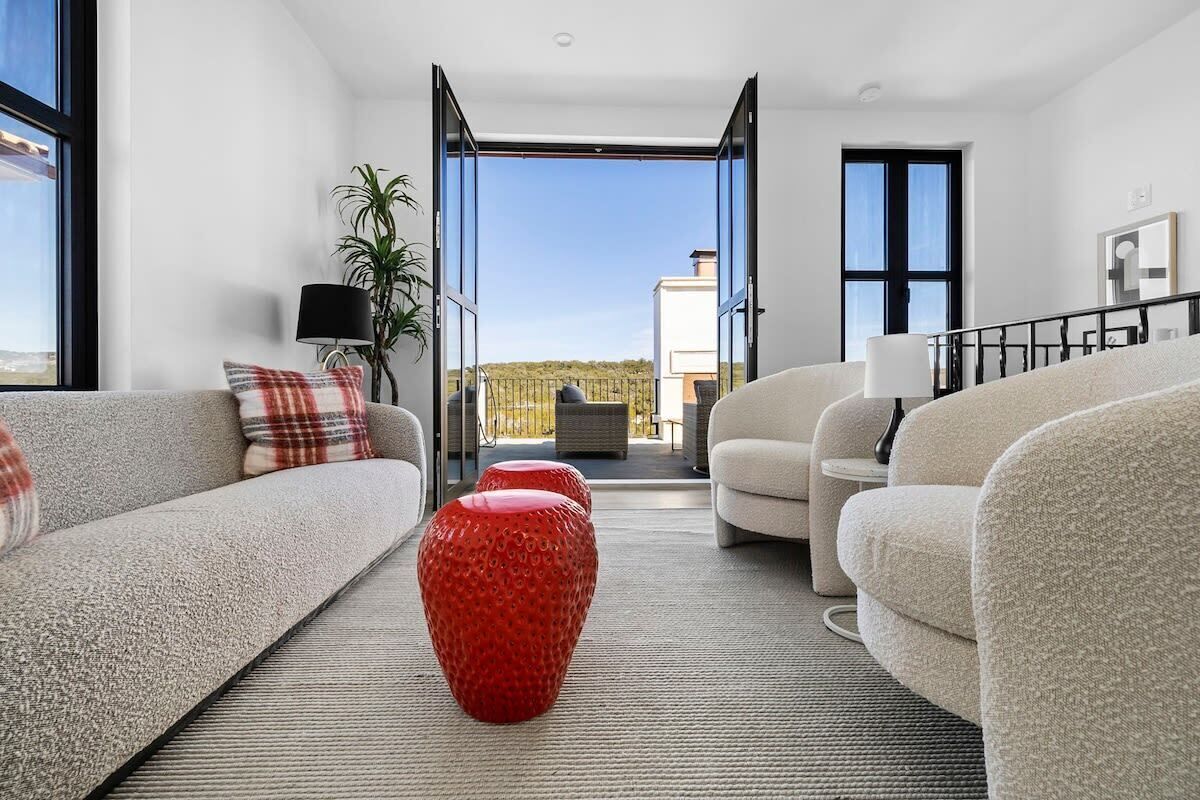 TV, fireplace, offices