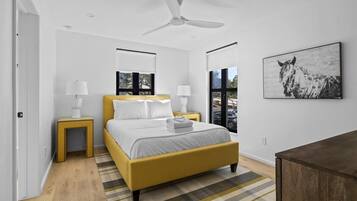 2 bedrooms, desk, iron/ironing board, travel crib