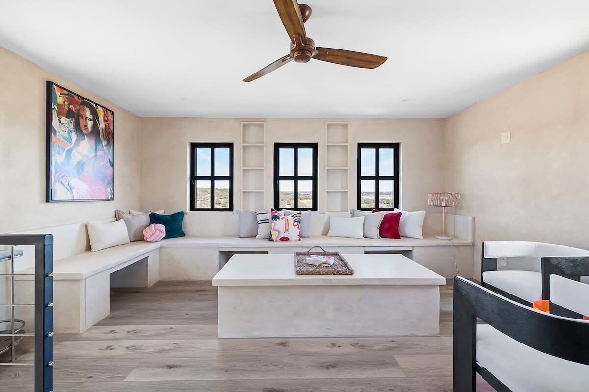TV, fireplace, offices