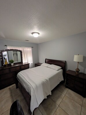 3 Schlafzimmer, Bügeleisen/Bügelbrett, WLAN, Bettwäsche