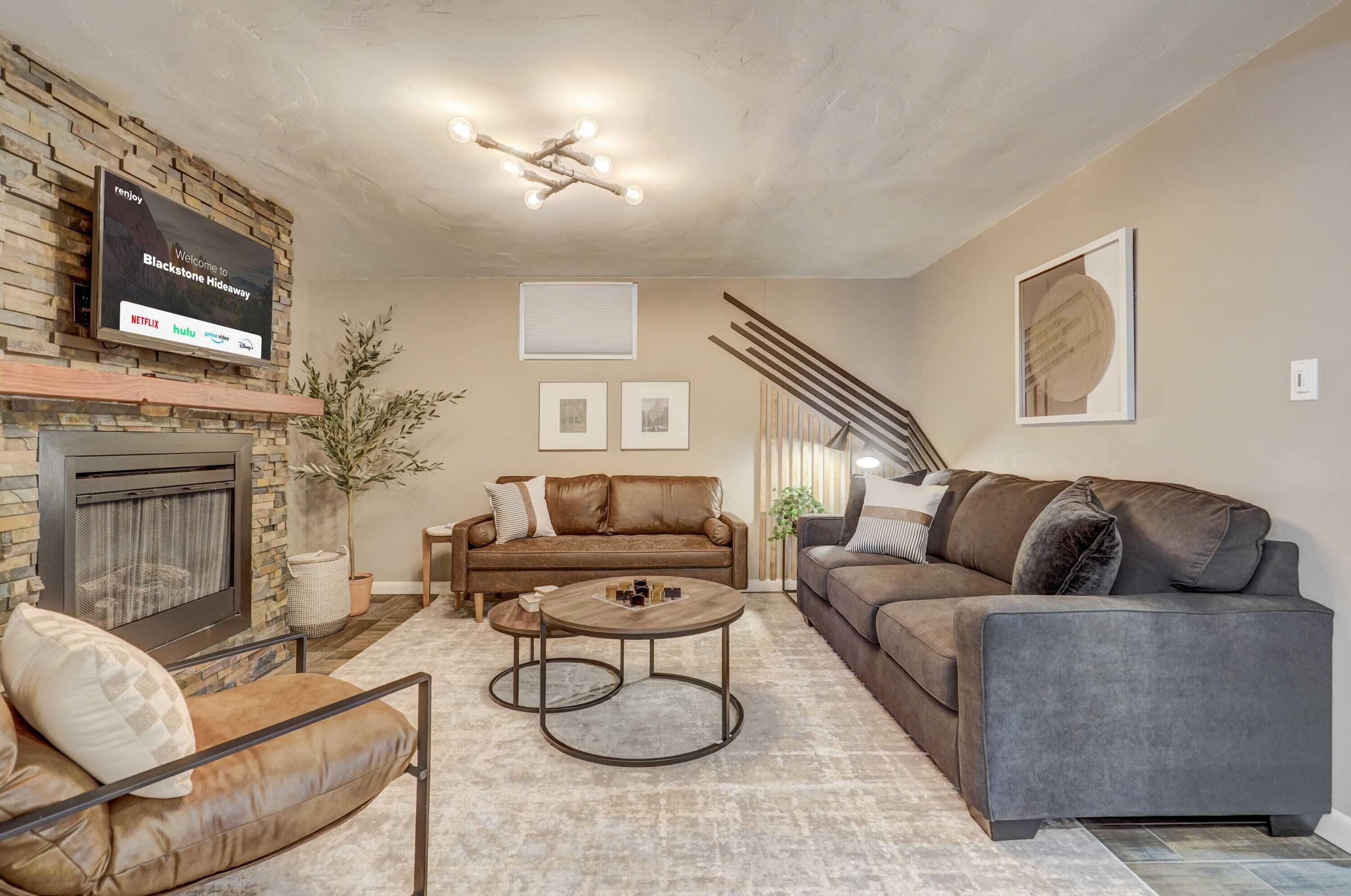 Télévision, cheminée