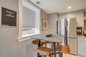 Dining - Blackstone Hideaway! Downtown Lower-Level Apt! (Colorado Springs)