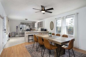 Dining - 15 mins to DT Asheville Pool Hot Tub Game Room (Asheville)