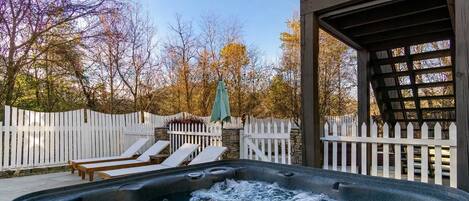 Bañera de hidromasaje al aire libre