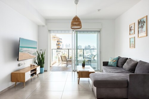 Sea Breeze Netanya Retreat by Sea N Rent