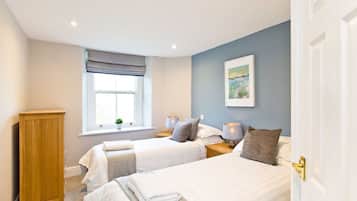 7 bedrooms, iron/ironing board, free WiFi, bed sheets