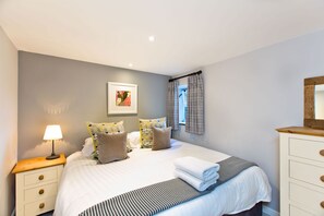 4 soverom, strykejern/-brett, wi-fi (inkludert) og sengetøy