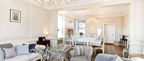 المنشأة من الداخل