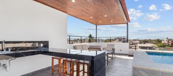 well located Apartment with pool and private Terrace, overlooking The city.