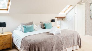 11 bedrooms, iron/ironing board, free WiFi, bed sheets