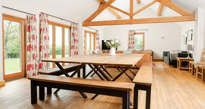 Oak Tree Farm, large country farmhouse with games room and wood fired hot tub.