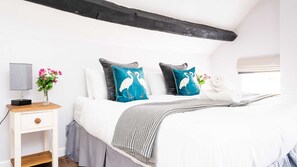 13 chambres, fer et planche Ă repasser, Wi-Fi gratuit, draps fournis