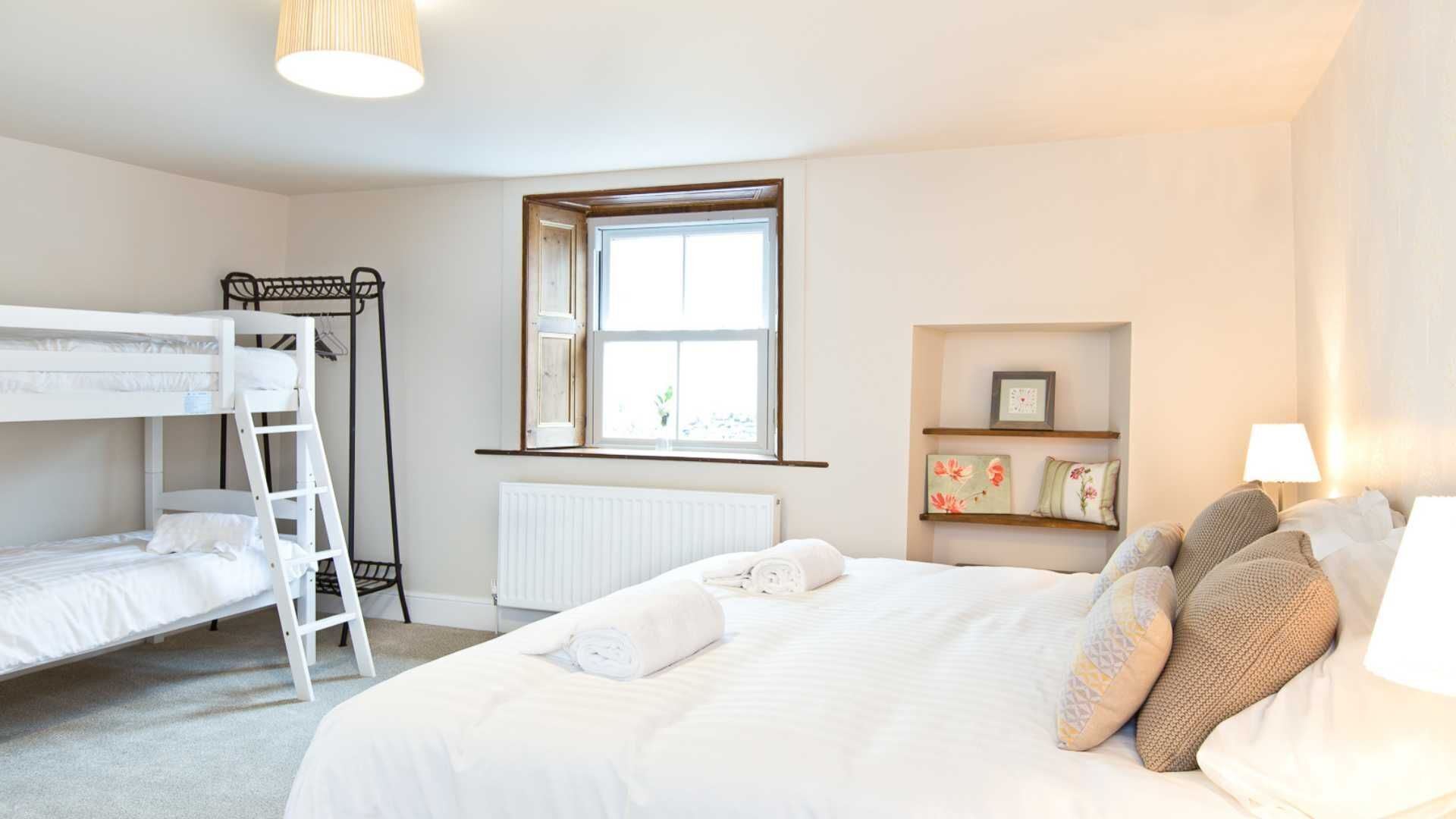 9 chambres, fer et planche à repasser, Wi-Fi gratuit, draps fournis