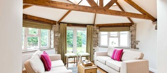 The Star in Taddington, 9 bedroom exclusive venue. Close to Buxton and Bakewell.