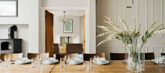 Dale House, large farmhouse in Litton with cosy country pub and fabulous walks close by.