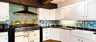 River Cottage, large self-catering home in the village of Ashford-in the-Water.