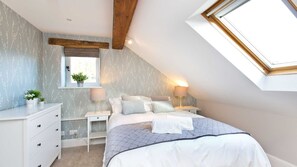 2 bedrooms, iron/ironing board, free WiFi, bed sheets - Cosy 2 bedroom barn in pretty village, close to the Monsal Trail and Chatsworth (Great Longstone)