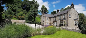 Victorian country house with 9 ensuite bedrooms, nestled in a pretty hamlet