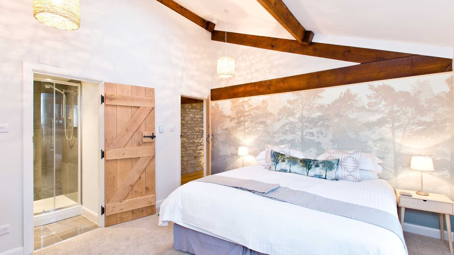 24 bedrooms, iron/ironing board, free WiFi, bed sheets