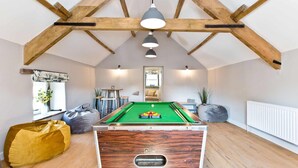 Unclassified image, 4 of 17, button - Large luxury farmhouse retreat situated in a rural hamlet, perfect for large gatherings of up to 50 (Matlock)