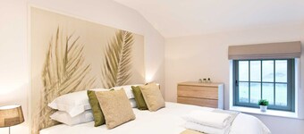 Large luxury farmhouse retreat situated in a rural hamlet, perfect for large gatherings of up to 50